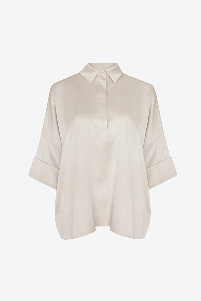 Klassische Bluse aus Seidensatin