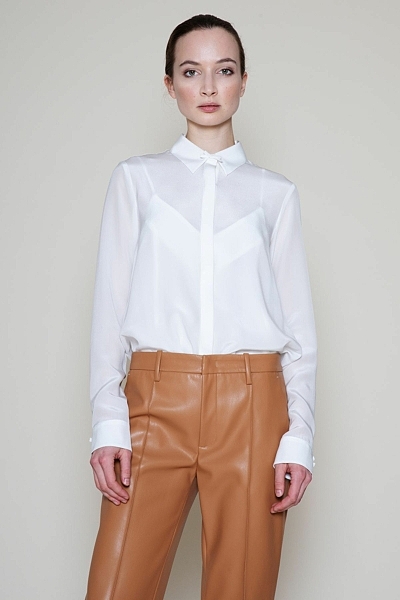 Schlichte Bluse mit Schleifchen