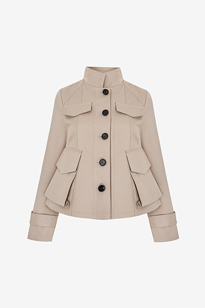 Ausgestellte Jacke mit Pattentaschen